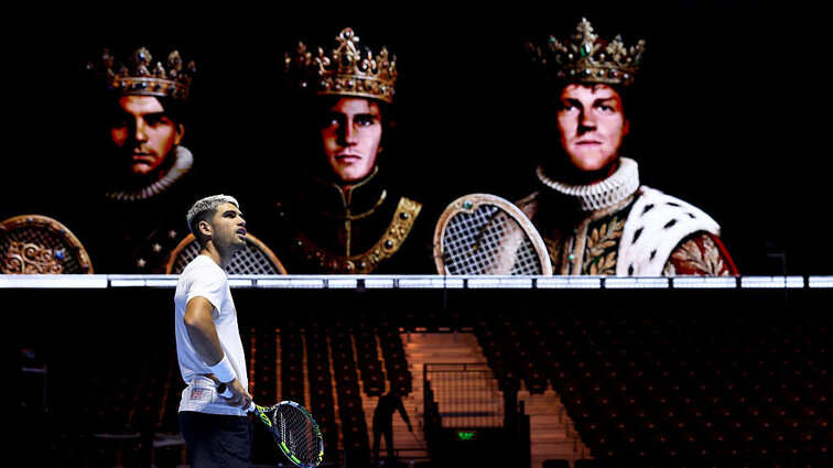 Carlos Alcaraz war gegen Jannik Sinner im Endspiel des Six Kings Slams nahezu chancenlos. Carlos Alcaraz war gegen Jannik Sinner im Endspiel des Six Kings Slams nahezu chancenlos.