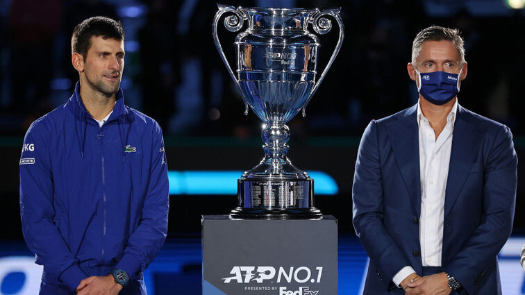 Auch in der Causa Peng Shuai trennt Novak Djokovic mehr als nur ein Meter von Andrea Gaudenzi