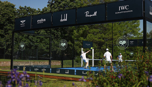 Padel wächst weltweit - auch in malerischem Ambiente Padel wächst weltweit - auch in malerischem Ambiente