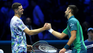 Hubert Hurkacz und Novak Djokovic spielen heute in Genf um den Titel.