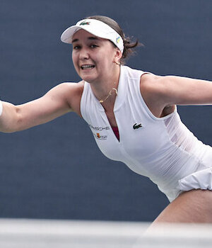 Eva Lys streckt sich bei den US Open 2026