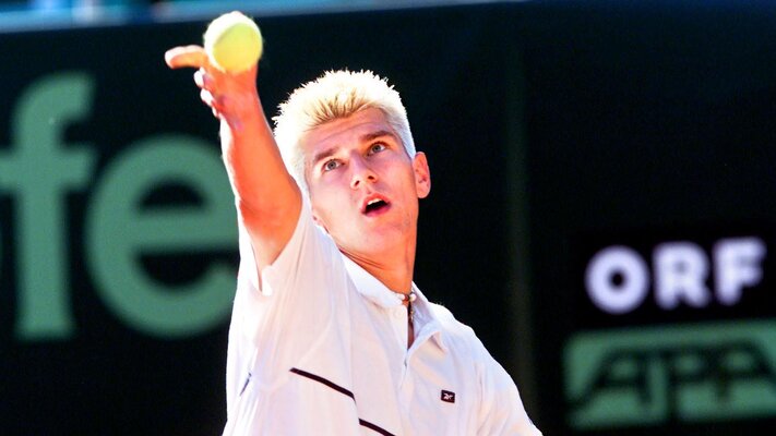 The beginnings on the professional tour - Jürgen quite blond in 2000 in Kitzbühel