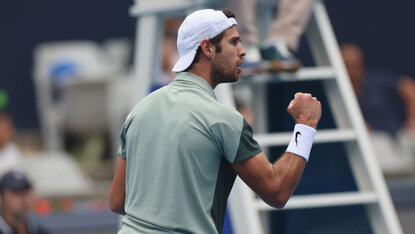 Karen Khachanov erwischte am Donnerstagabend keinen guten Start. Karen Khachanov erwischte am Donnerstagabend keinen guten Start.