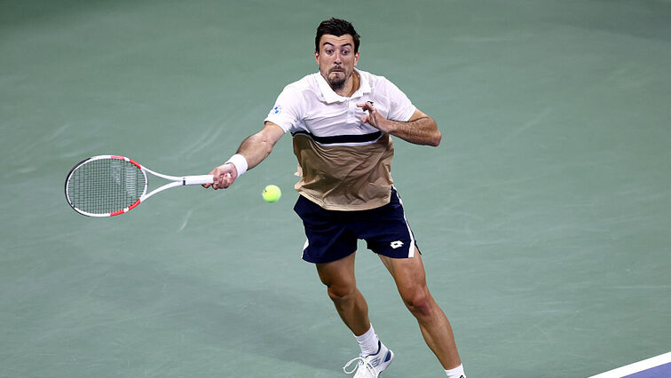 Sebastian Ofner hat neben dem Gegner auch immer wieder mit seinem rechten Handgelenk zu kämpfen. Sebastian Ofner hat neben dem Gegner auch immer wieder mit seinem rechten Handgelenk zu kämpfen.