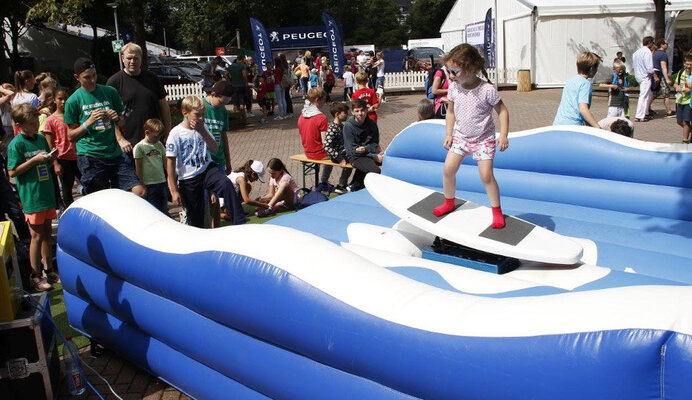 Surfen am Rothenbaum - auch die Jüngsten hatten ihren Spaß!