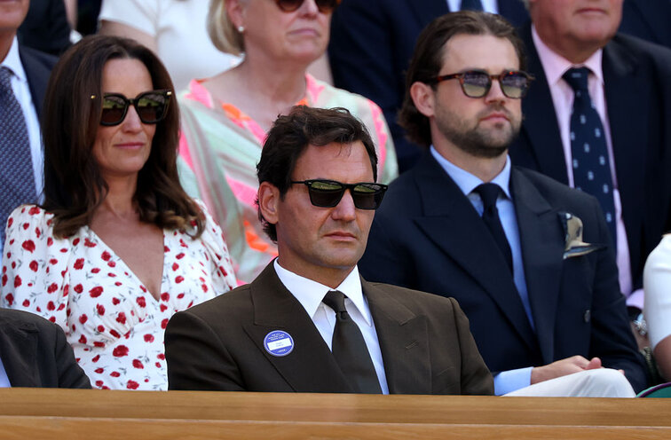 Roger Federer ist auch nach seiner aktiven Karriere ein gern gesehener Gast in Wimbledon Roger Federer ist auch nach seiner aktiven Karriere ein gern gesehener Gast in Wimbledon