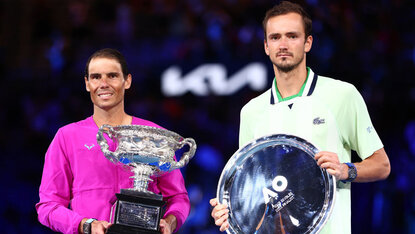 Das Siegerfoto von 2022: Rafael Nadal und Daniil Medvedev Das Siegerfoto von 2022: Rafael Nadal und Daniil Medvedev