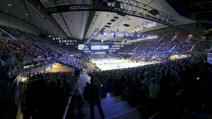 Indoor-Events erfreuen sich bei den Tennisfans großer Beliebtheit. Indoor-Events erfreuen sich bei den Tennisfans großer Beliebtheit.