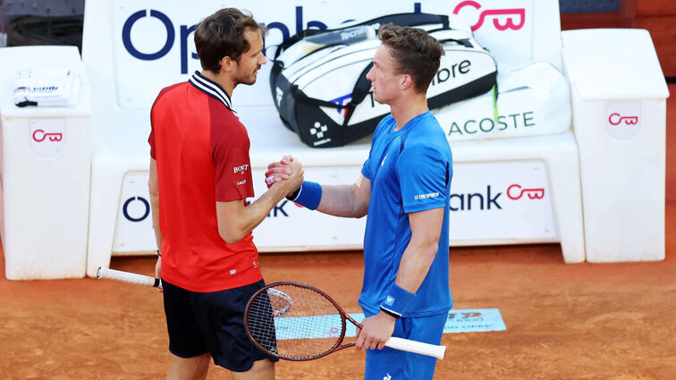 Mit Kurzarbeit erreichte Jiri Lehecka nach der Aufgabe von Daniil Medvedev das Halbfinale in Madrid.