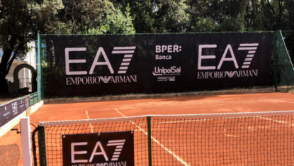 Wind- und Sonnenschutz - und natürlich Werbefläche: Kein Tenniscourt kommt ohne eine Tennisblende aus Wind- und Sonnenschutz - und natürlich Werbefläche: Kein Tenniscourt kommt ohne eine Tennisblende aus