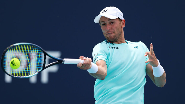 Casper Ruud erreichte mit einem deutlichen Sieg das Halbfinale von Estoril. Casper Ruud erreichte mit einem deutlichen Sieg das Halbfinale von Estoril.