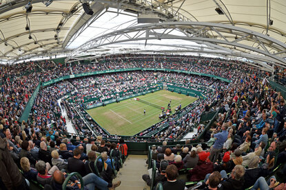 So voll wie hier wird es in Halle frühestens wieder 2022 sein Roger Federer wird 2022 in Halle aufschlagen