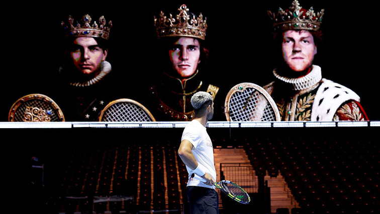 "Tja, ... und ich?", könnte sich carlos Alcaraz in diesem Moment gedacht haben "Tja, ... und ich?", könnte sich carlos Alcaraz in diesem Moment gedacht haben