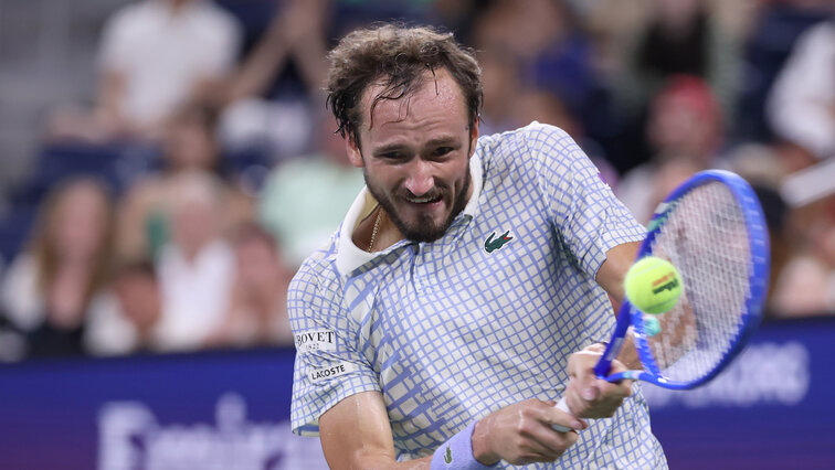 Daniil Medvedev steht im Viertelfinale des ATP-250-Turniers in Hangzhou Daniil Medvedev steht im Viertelfinale des ATP-250-Turniers in Hangzhou