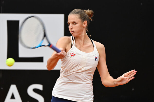 Flach und scharf, klassische tschechische Schule: Karolina Pliskova