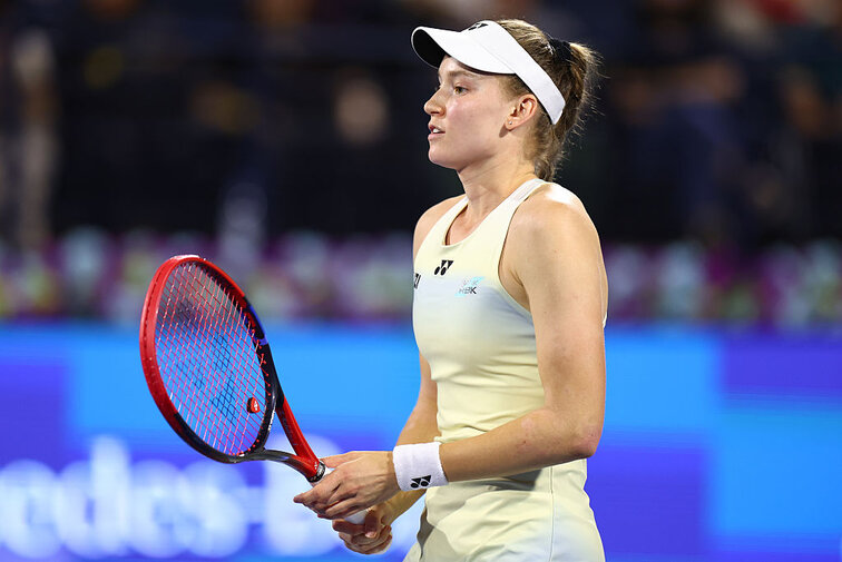 Elena Rybakina musste im Achtelfinale aufgeben