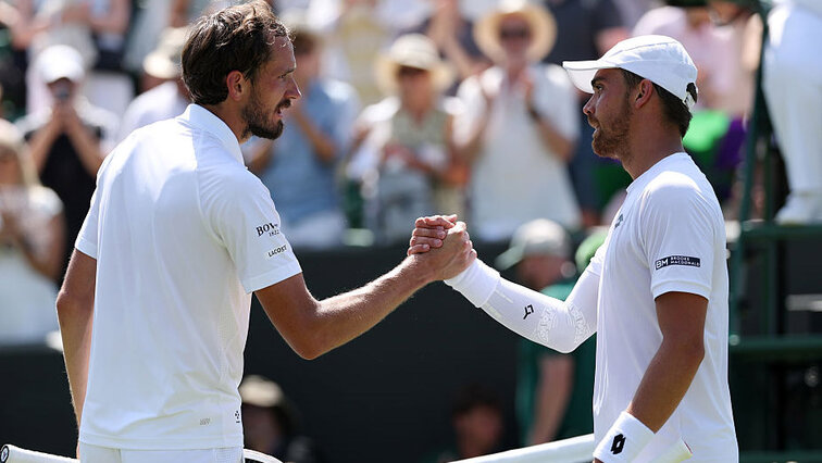 Daniil Medvedev und Benjamin Bonzi vor ein paar Wochen in Wimbledon