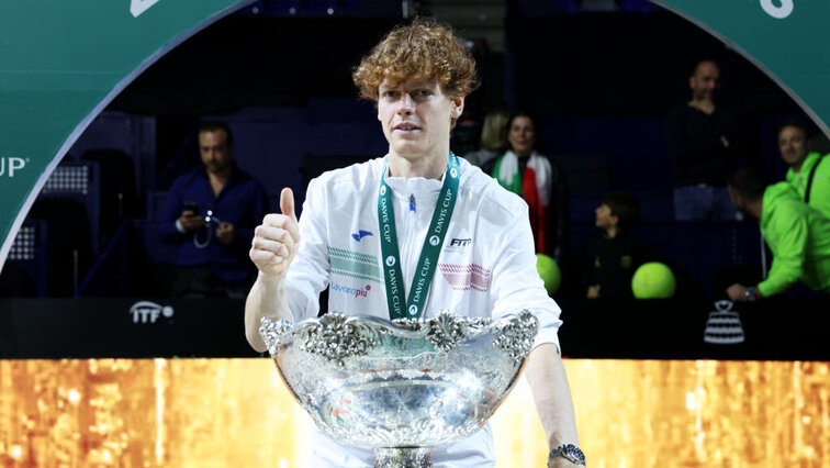 Jannik Sinner wird in Italien nach dem Gewinn des Davis Cups gefeiert.