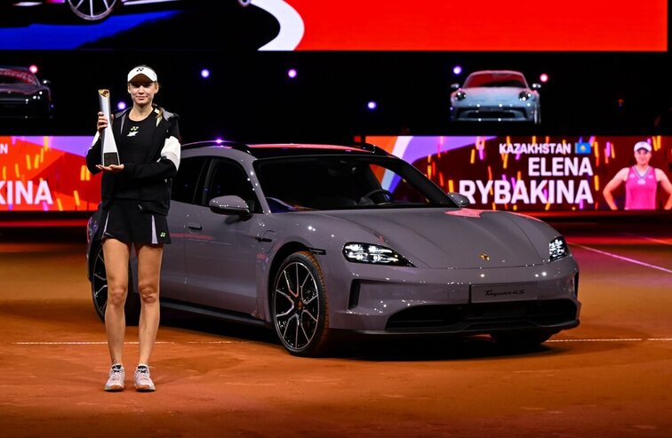 Elena Rybakina hat den Porsche Tennis Grand Prix 2024 gewonnen