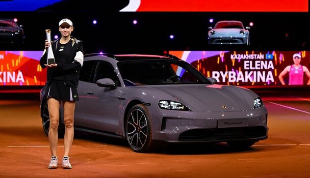 Elena Rybakina hat den Porsche Tennis Grand Prix 2024 gewonnen