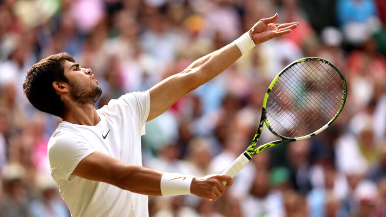 Carlos Alcaraz im Wimbledon Finale mit dem personalisierten Babolat Pure Aero 98 Carlos Alcaraz im Wimbledon Finale mit dem personalisierten Babolat Pure Aero 98