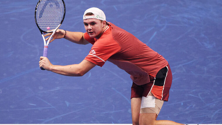 NextGen Finals Stricker und Fils mit Blitzsiegen ·