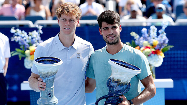 Jannik Sinner und Carlos Alcaraz Jannik Sinner und Carlos Alcaraz nehmen finanzielle Einbußen hin