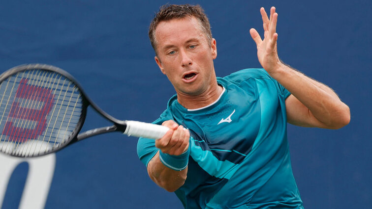 Philipp Kohlschreiber plays against Pablo Anduhar