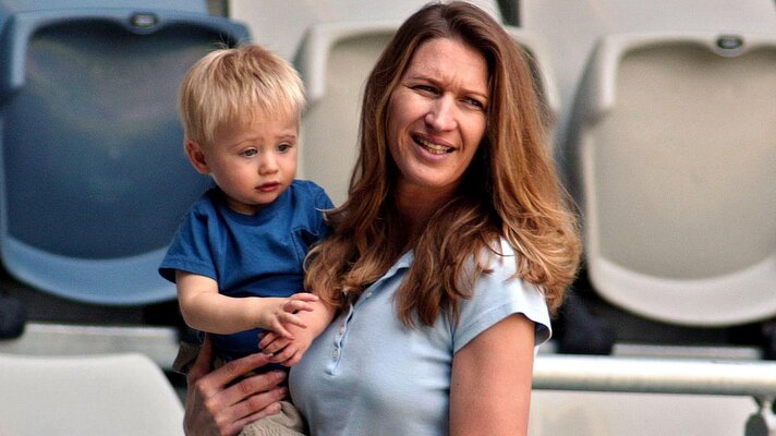 Mama Steffi mit dem sehr jungen Jaden Gil
