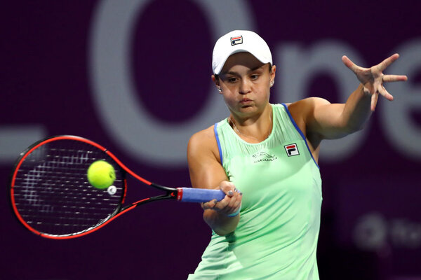 The number one puts pressure on the forehand: Ashleigh Barty.