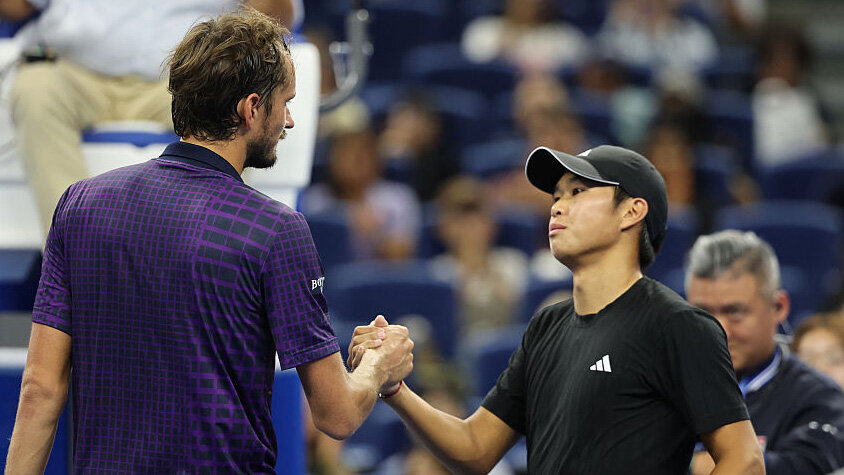 australian-open-tien-droht-zittern-meddy-schon-die-knie