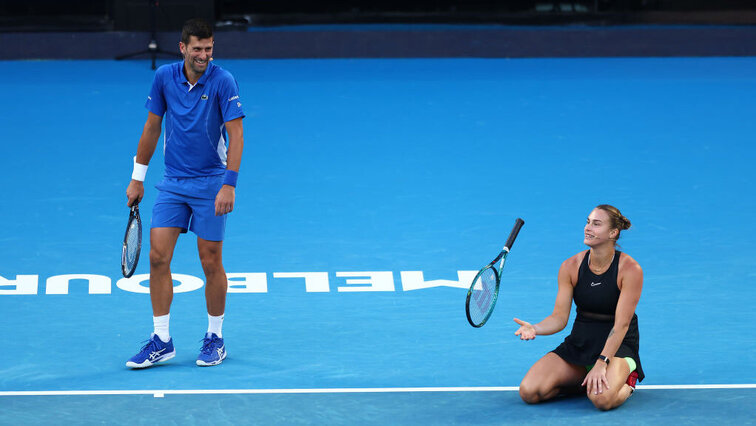 Aryna Sabalenka (re.) und Novak Djokovic (li.)