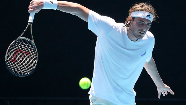 Stefanos Tsitsipas is not happy with Novak Djokovic's action