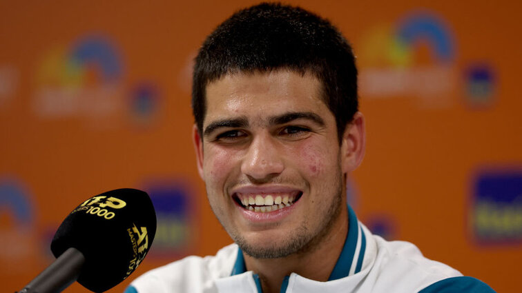 Voller Vorfreude startet Carlos Alcaraz als Topgesetzter in Paris. Voller Vorfreude startet Carlos Alcaraz als Topgesetzter in Paris.