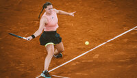 Nach Satzrückstand siegte Jule Niemeier gegen Yulia Putintseva. Nach Satzrückstand siegte Jule Niemeier gegen Yulia Putintseva.
