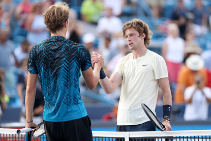 Alexander Zverev trifft im Halbfinale des ATP-500-Events von Dubai auf Andrey Rublev Alexander Zverev trifft im Halbfinale des ATP-500-Events von Dubai auf Andrey Rublev