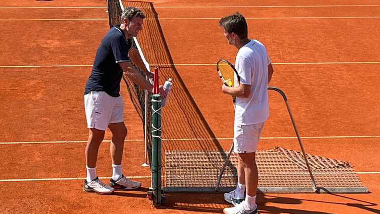 Turnierchef Patrik Kühnen und Davis-Cup-Kapitän Michael Kohlmann am Freitag beim MTTC Iphitos