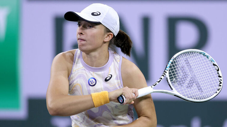 Iga Swiatek now plays against Emma Raducanu