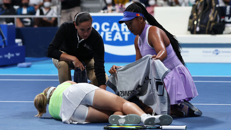 Naomi Osaka kümmert sich in Tokio um Daria Saville Naomi Osaka takes care of Daria Saville in Tokyo