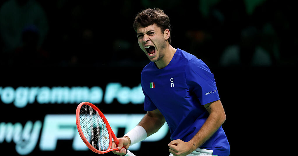Davis-Cup-Comeback-K-nig-Flavio-Cobolli-sichert-Italien-dritten-Titel-in-Folge