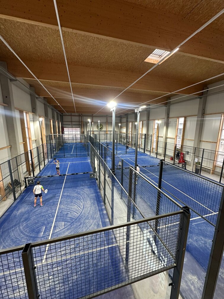 So sieht die Padelbase-Halle in Linz aus!