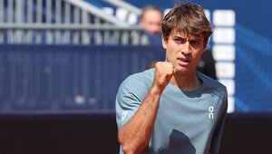 Flavio Cobolli rang Daniil Medvedev nieder