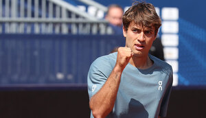 Flavio Cobolli rang Daniil Medvedev nieder