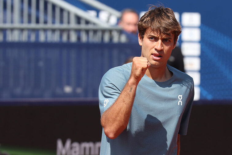 Flavio Cobolli rang Daniil Medvedev nieder