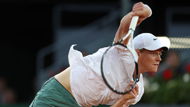 Jannik Sinner beim Aufschlag Jannik Sinner beim Aufschlag