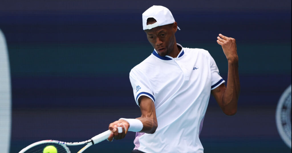 Christopher-Eubanks-k-ndigt-Karriereende-an-und-l-sst-sich-ein-Hintert-rchen-offen