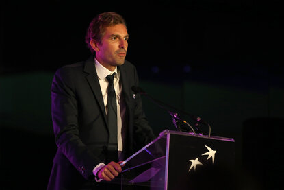 Julien Benneteau sieht die Beginnzeiten beim Billie Jean King Cup äußerst kritisch Julien Benneteau sieht die Beginnzeiten beim Billie Jean King Cup äußerst kritisch