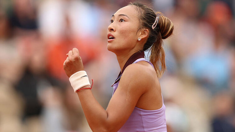 Qinwen Zheng steht in Roland-Garros in Runde drei Qinwen Zheng steht in Roland-Garros in Runde drei