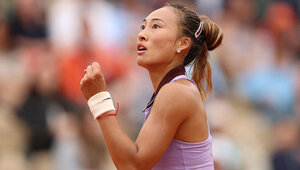 Qinwen Zheng steht in Roland-Garros in Runde drei