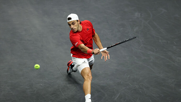 Francisco Cerundolo bringt "Team World" mit seinem Sieg gegen Holger Rune beim Laver Cup in Führung. Francisco Cerundolo bringt "Team World" mit seinem Sieg gegen Holger Rune beim Laver Cup in Führung.